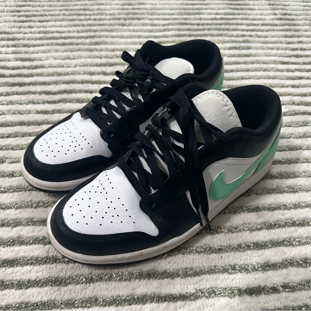 Size 7 - Air Jordan 1 Low Green Glow